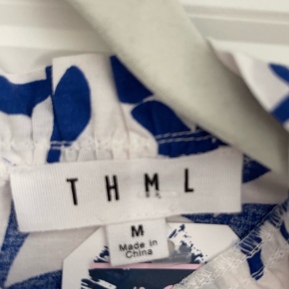 Blue and white mod floral ruffle neck top - Picture 10 of 12